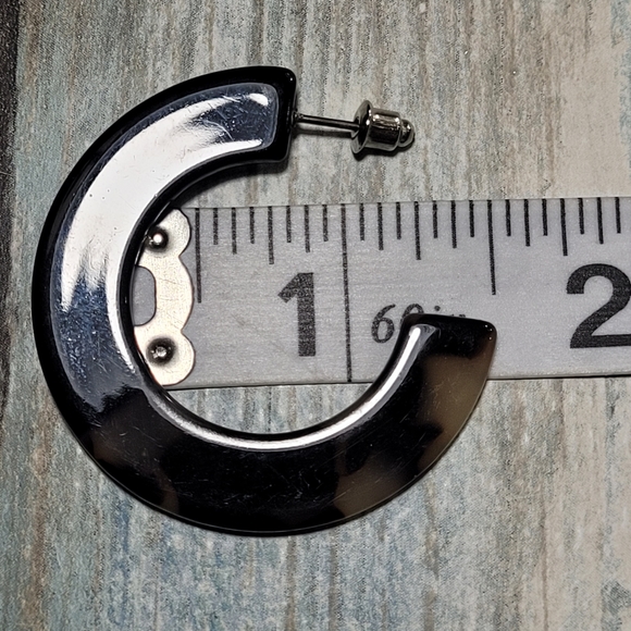 Tortoise C Hoop Earrings. - Picture 4 of 6